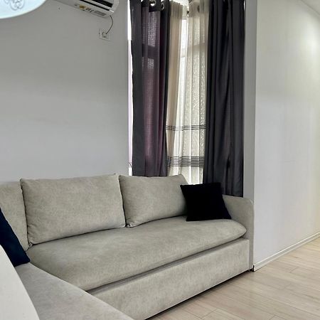 A&X Lovely And Central Apartment - 24H Self Check-In 티라나 외부 사진