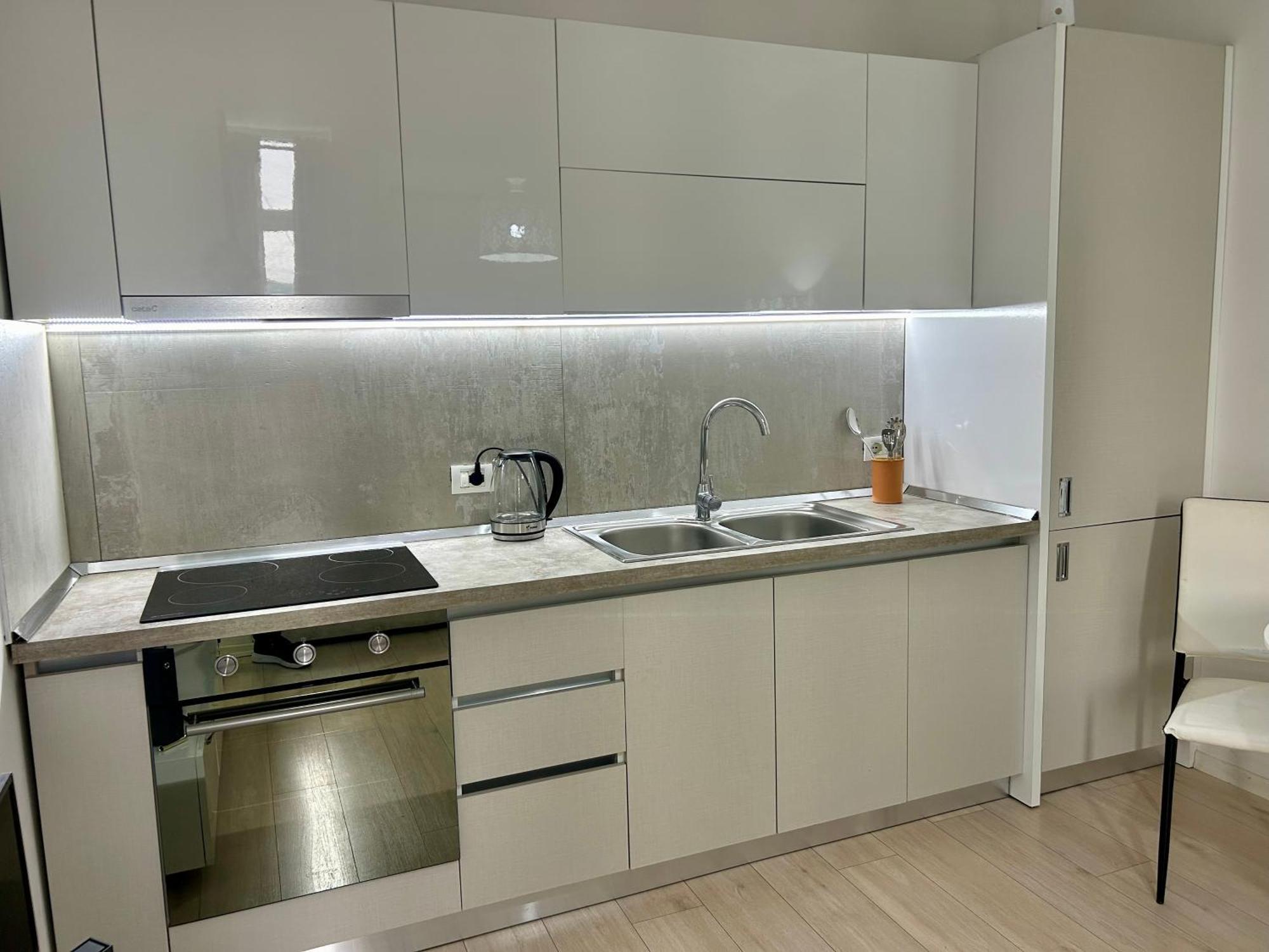 A&X Lovely And Central Apartment - 24H Self Check-In 티라나 외부 사진
