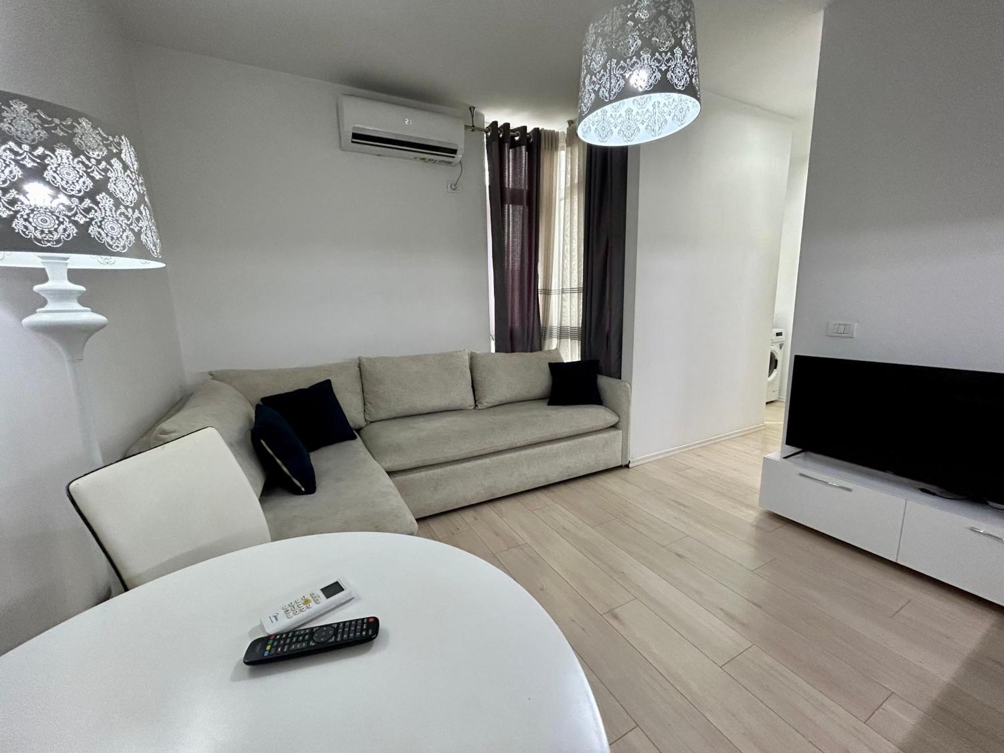 A&X Lovely And Central Apartment - 24H Self Check-In 티라나 외부 사진