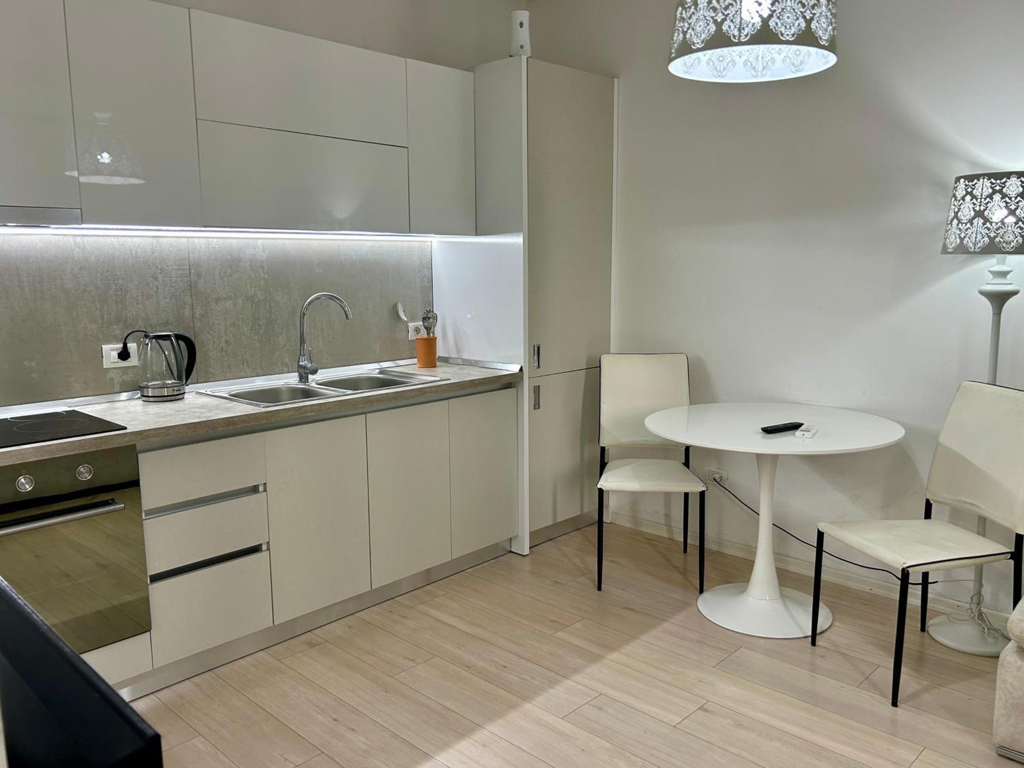 A&X Lovely And Central Apartment - 24H Self Check-In 티라나 외부 사진