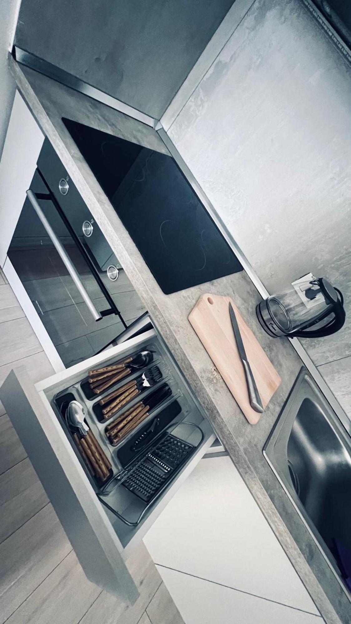 A&X Lovely And Central Apartment - 24H Self Check-In 티라나 외부 사진