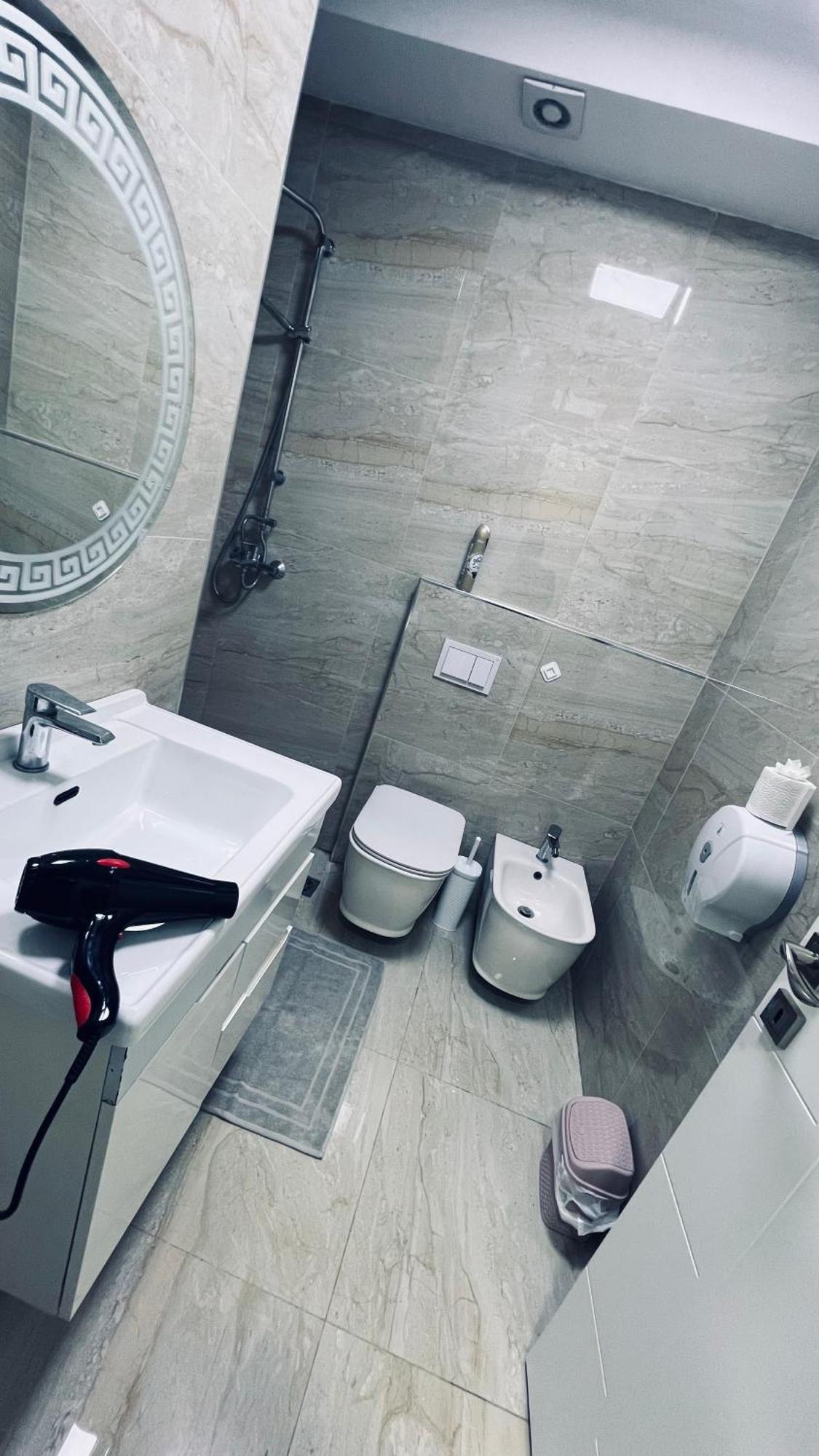 A&X Lovely And Central Apartment - 24H Self Check-In 티라나 외부 사진